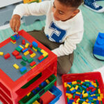 LEGO® polica sa 3 fioke i podlogom za gradnju - crvena