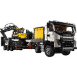 LEGO® Technic 42175 Volvo FMX kamion i EC230 električni bager