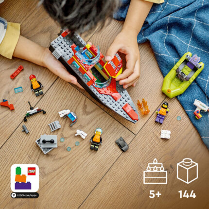 LEGO® City 60373 Vatrogasni čamac za spasavanje