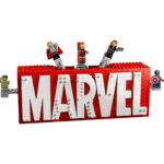 LEGO® Marvel 76313 MARVEL logo i mini-figure