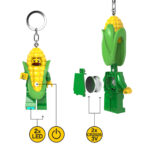 LEGO® Minifigure privezak za ključeve sa svetlom: Tip u kukuruz kostimu